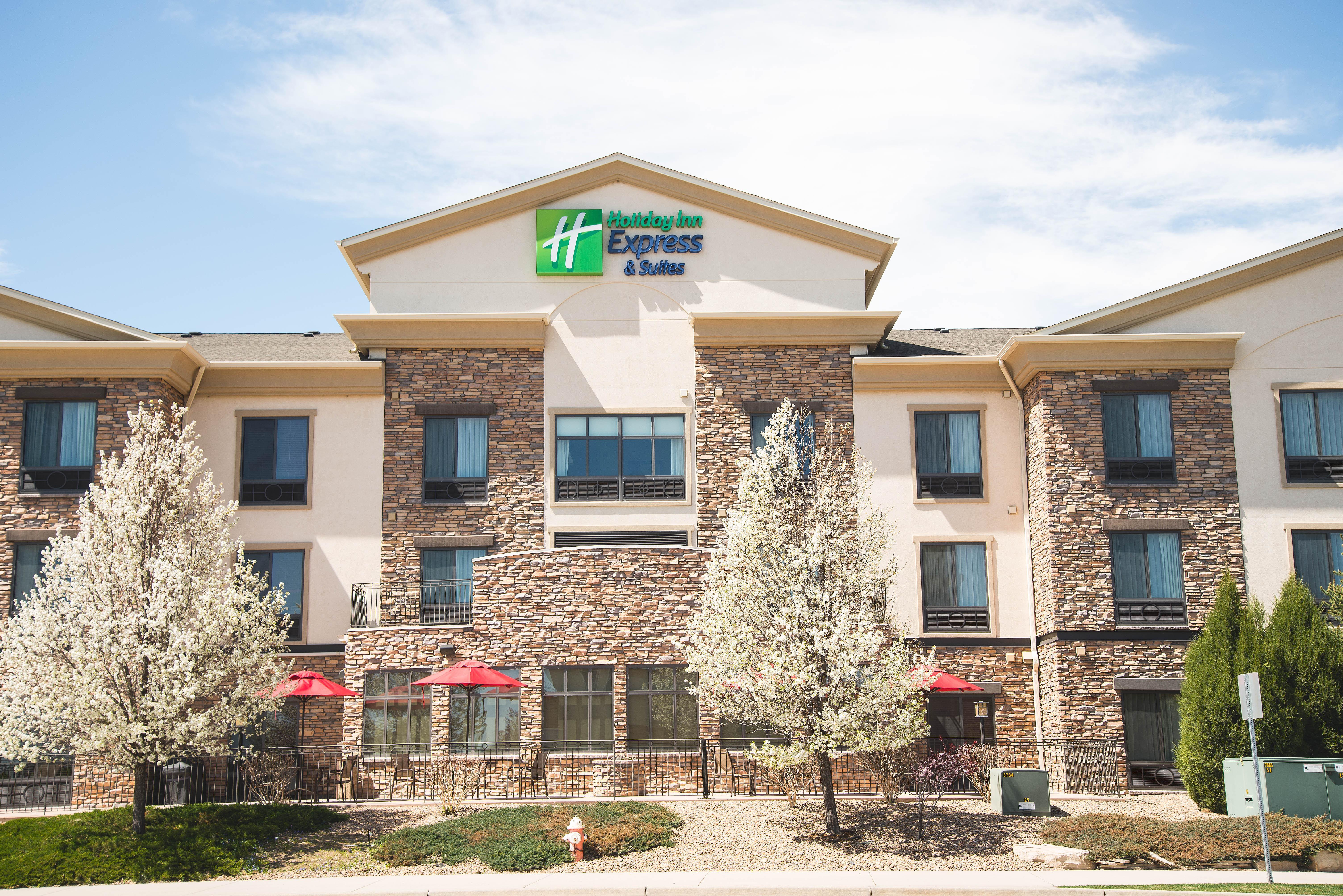 Holiday Inn Express Hotel & Suites Loveland, An Ihg Hotel Exterior photo